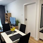 Apartment Apartament Grey 2 Pokojowy Z Balkonem W Warszawie Warschau