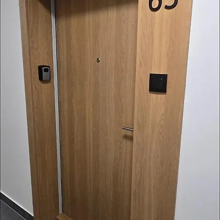 Grey 2 Pokojowy Z Balkonem W Warszawie Z Parkingiem Podziemnym